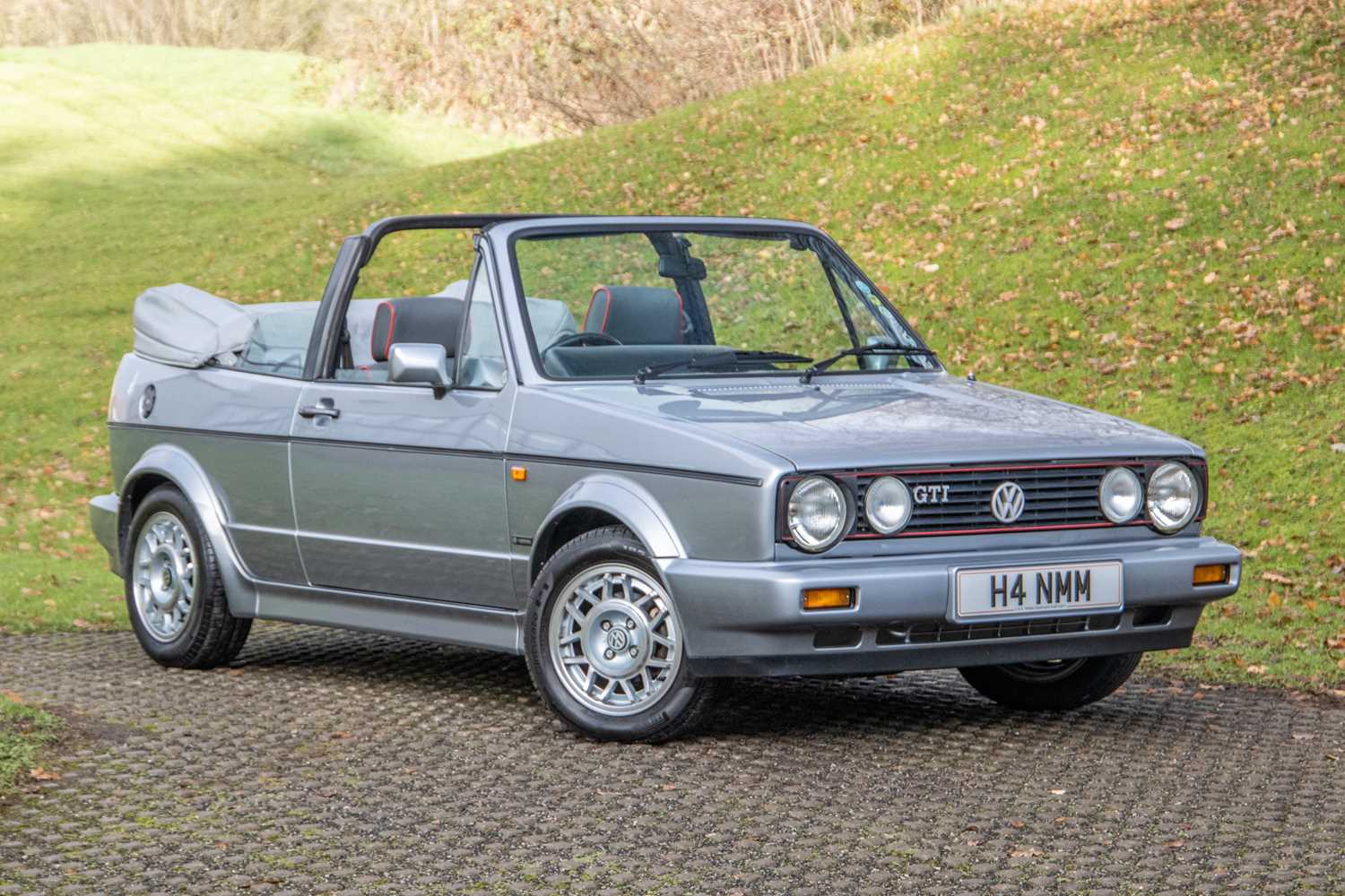 Lot 4 - 1990 Volkswagen Golf GTi Cabriolet
