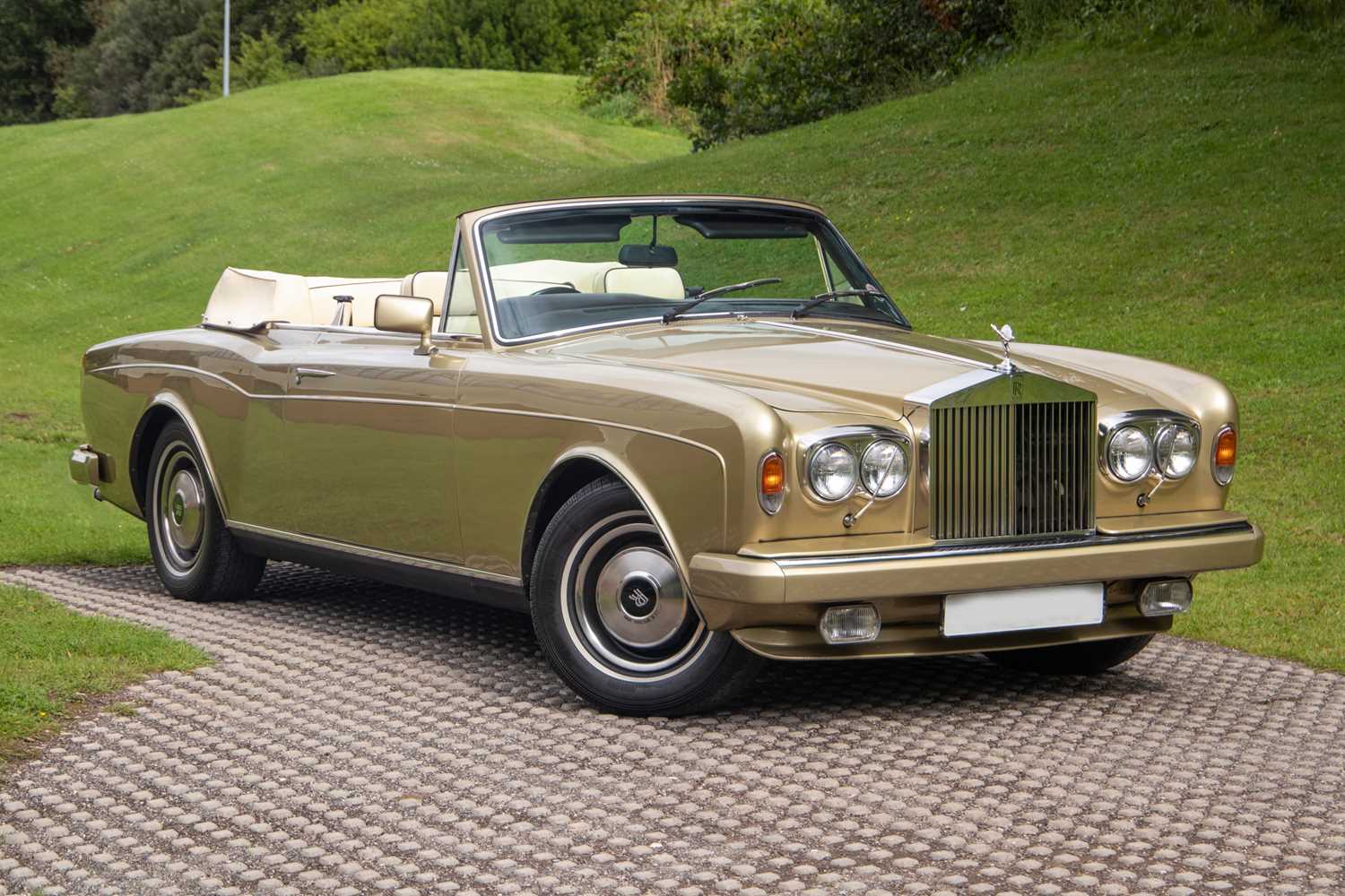 Lot 21 - 1985 Rolls-Royce Corniche Convertible