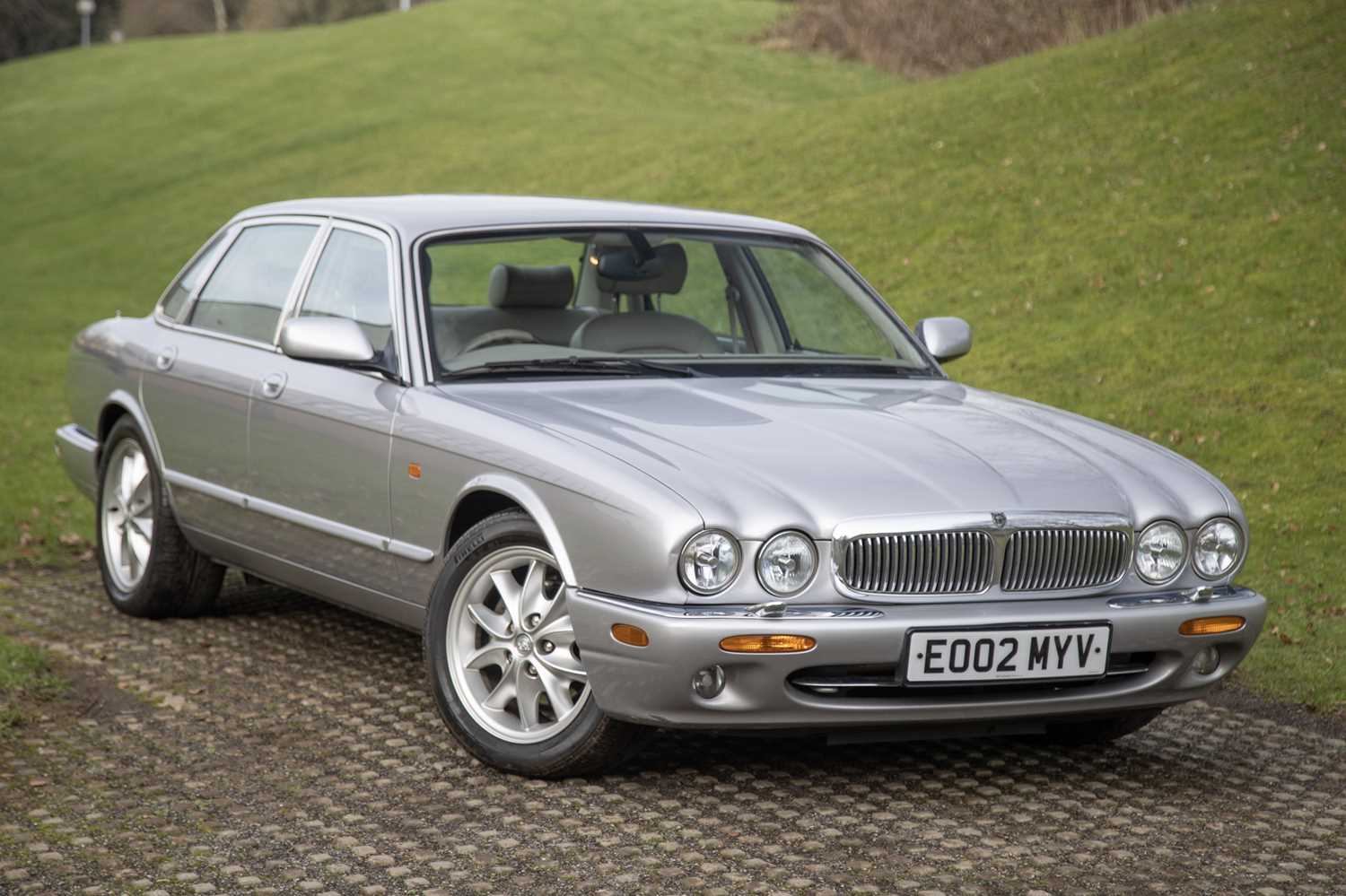 Lot 88 - 2002 Jaguar XJ8 4.0