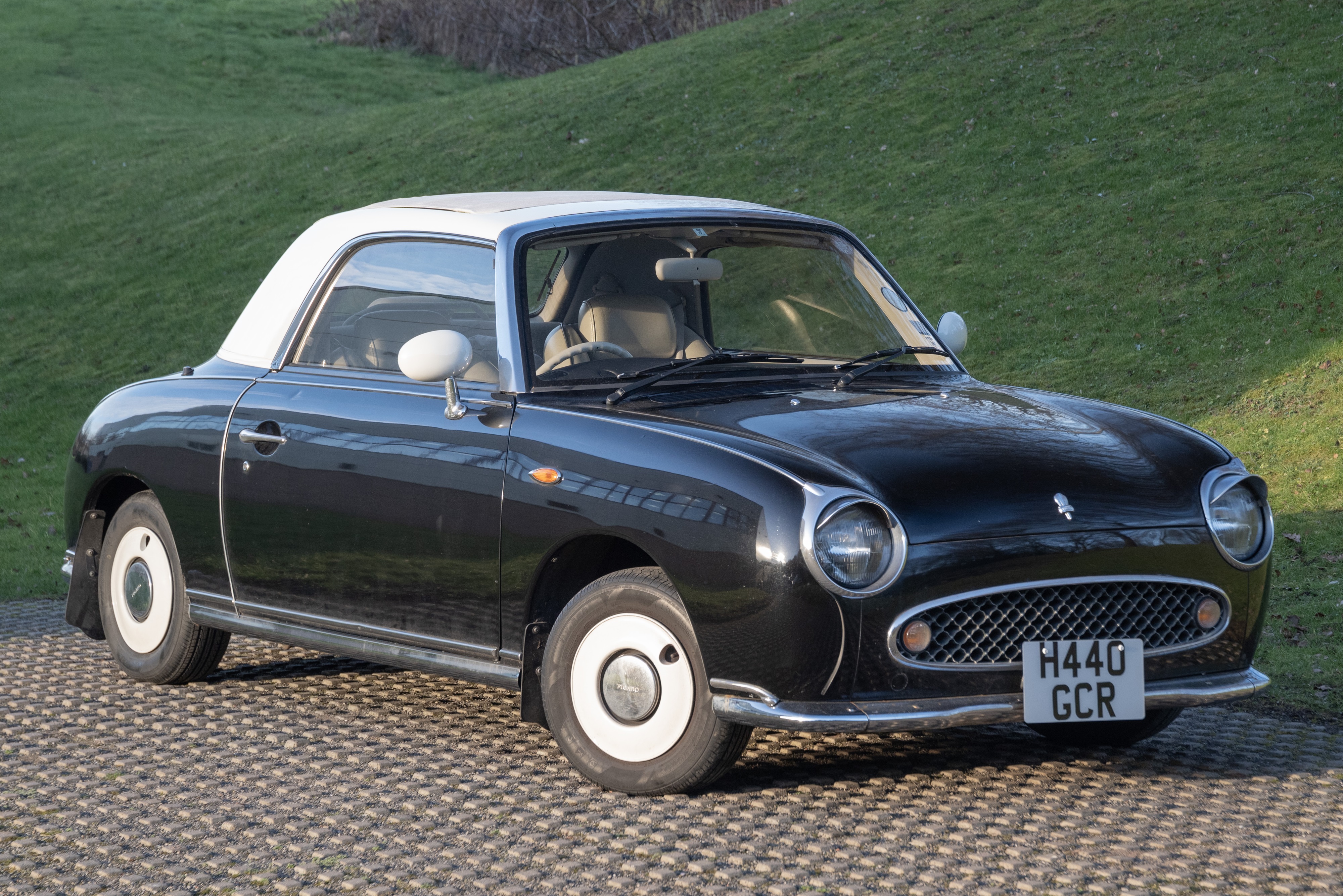 Lot 84 - 1991 Nissan Figaro