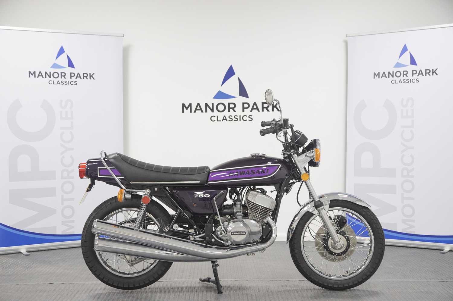 Lot 37 - 1975 Kawasaki H2C