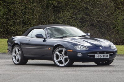 Lot 55 - 2001 Jaguar XK8 4.0 Convertible