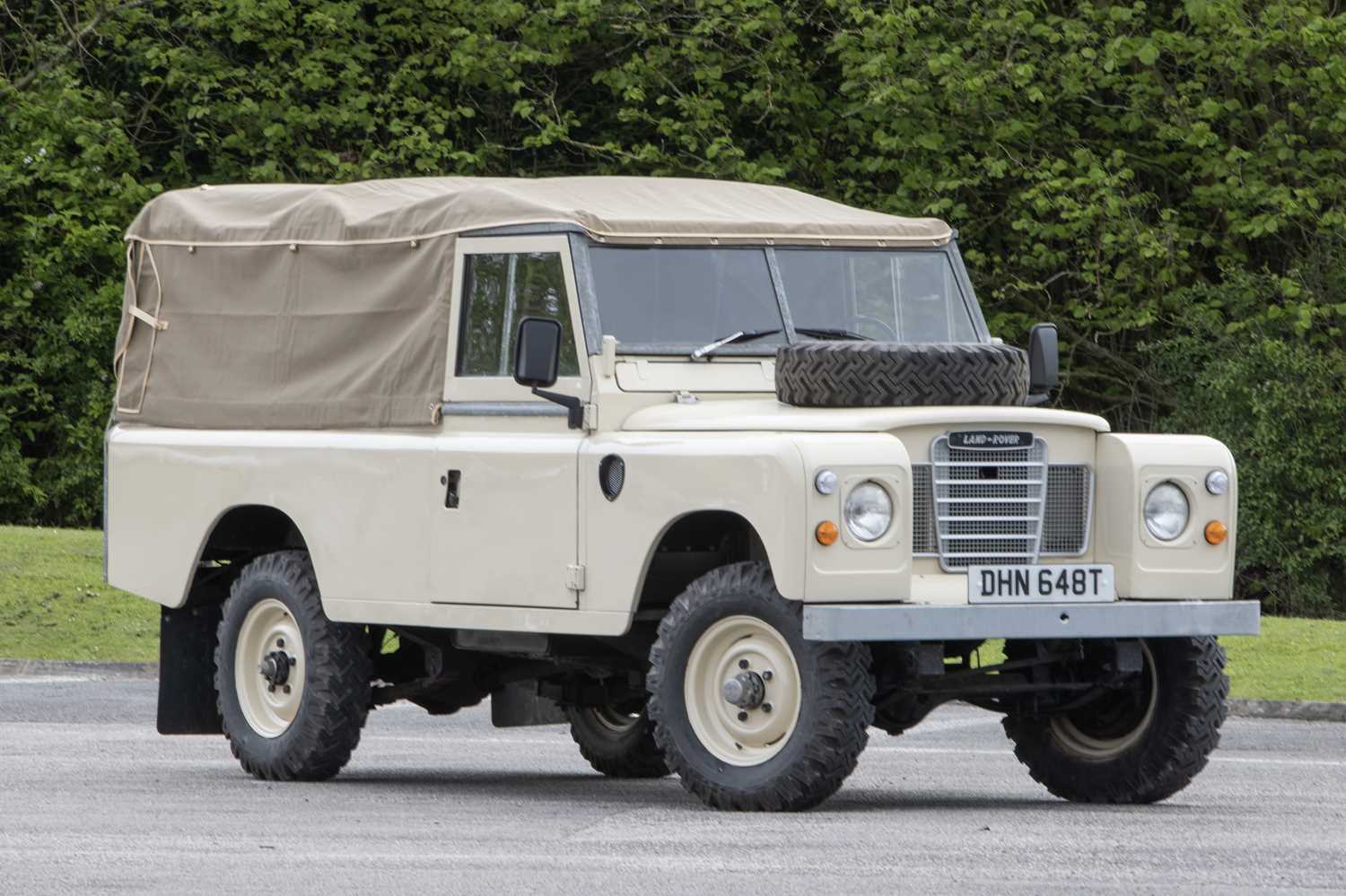 Lot 100 - 1978 Land Rover 109 Series III