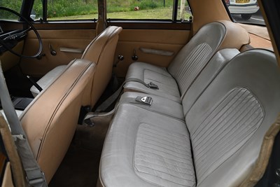 Lot 36 - 1966 Rover P6 2000