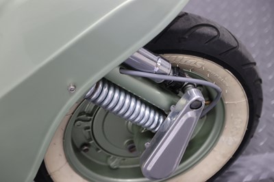 Lot 26 - 1985 Vespa Douglas 125