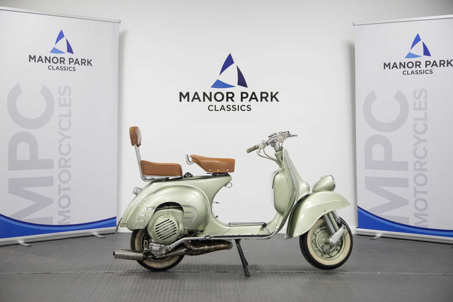 Lot 26 - 1985 Vespa Douglas 125