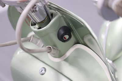 Lot 26 - 1985 Vespa Douglas 125
