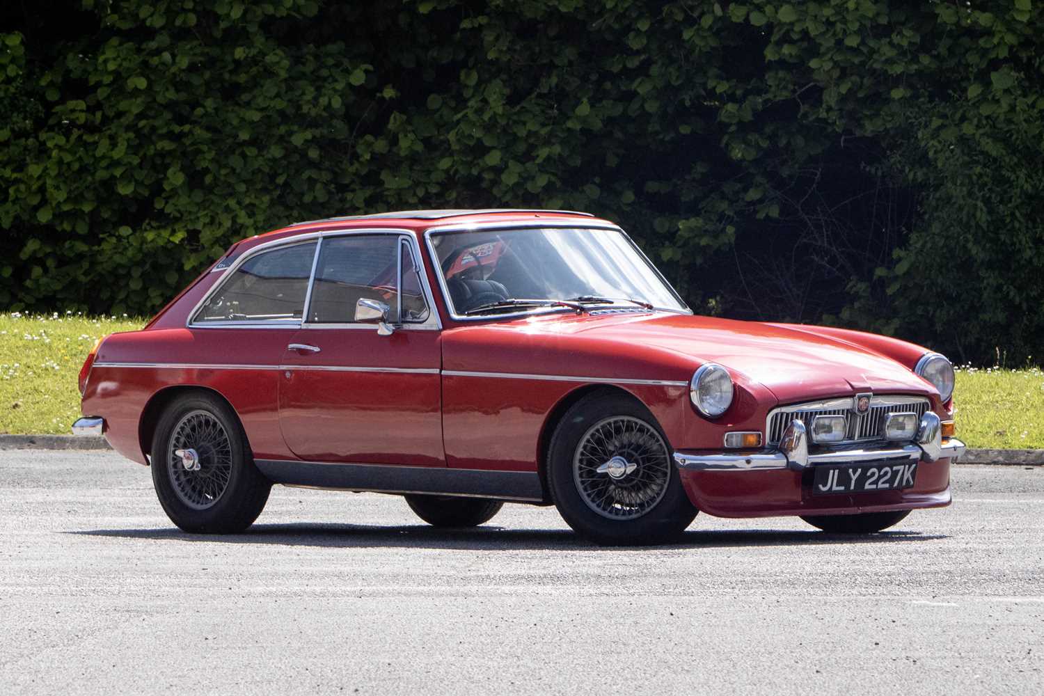 Lot 31 - 1971 MG B GT