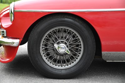 Lot 31 - 1971 MG B GT