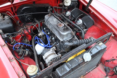 Lot 31 - 1971 MG B GT