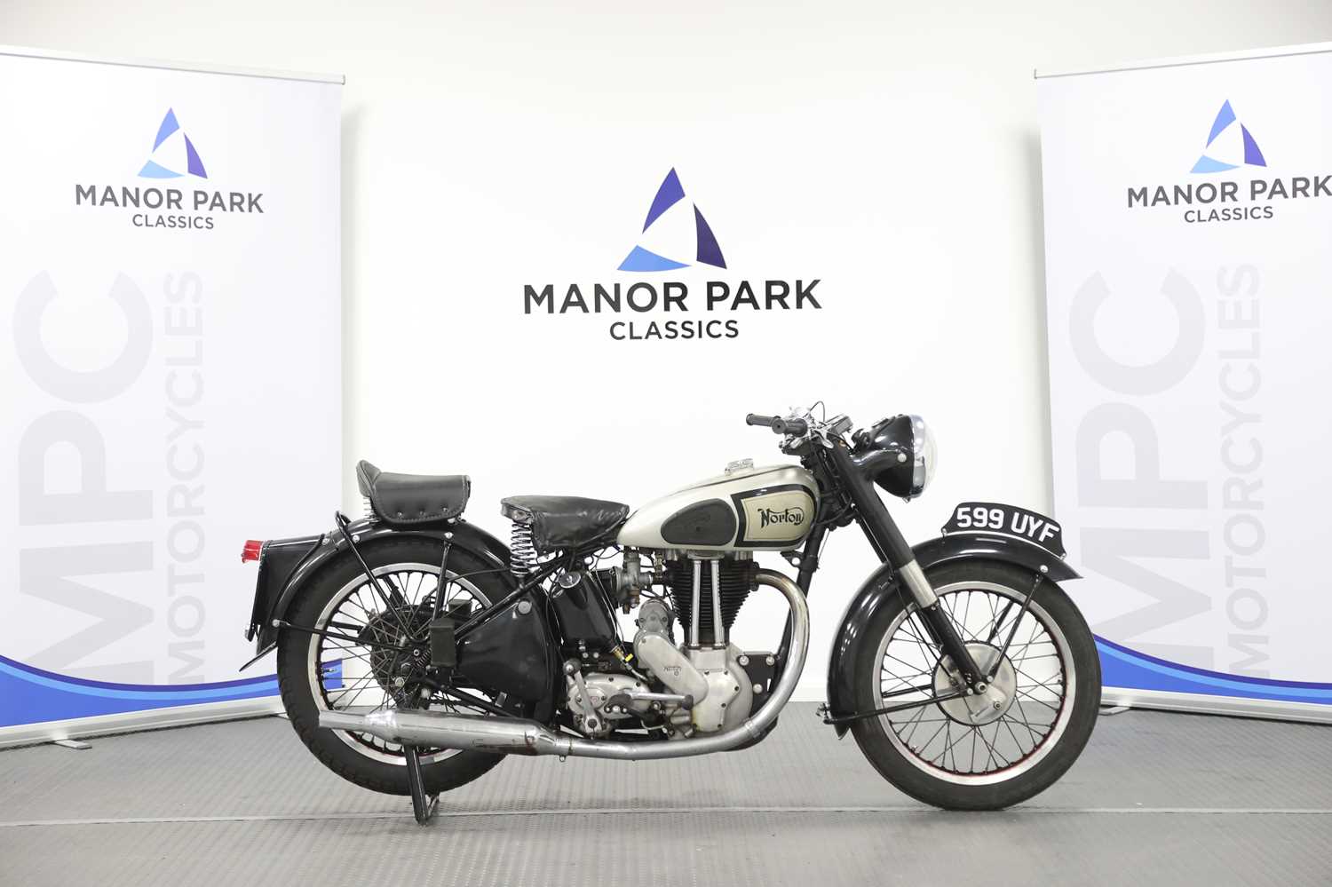 Lot 4 - 1948 Norton Model 18