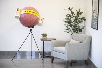 Lot 32 - Shell oil showroom display globe