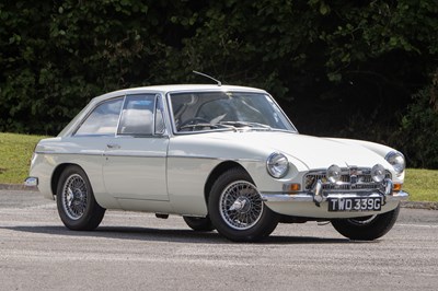 Lot 35 - 1969 MG B GT