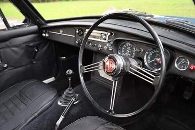 Lot 176 - 1969 MG B GT
