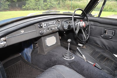 Lot 176 - 1969 MG B GT
