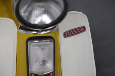 Lot 36 - 1976 Honda C70