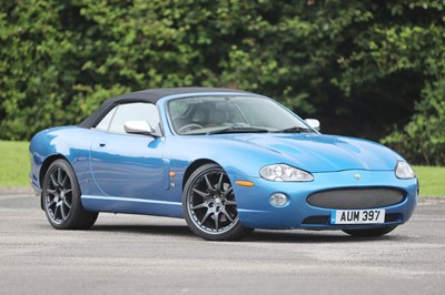 Lot 157 - 2000 Jaguar XK8 4.0 Convertible