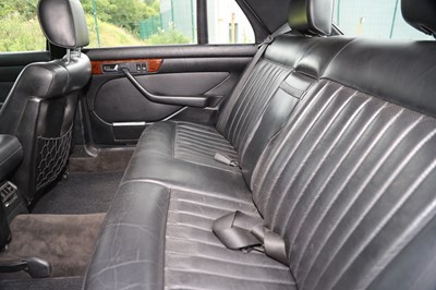 Lot 207 - 1987 Mercedes-Benz 560 SEL