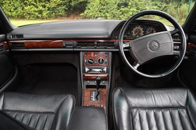 Lot 207 - 1987 Mercedes-Benz 560 SEL