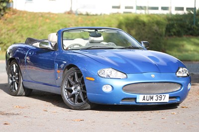 Lot 174 - 2000 Jaguar XK8 4.0 Convertible