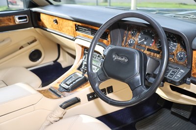 Lot 107 - 1989 Daimler 4.0 Litre
