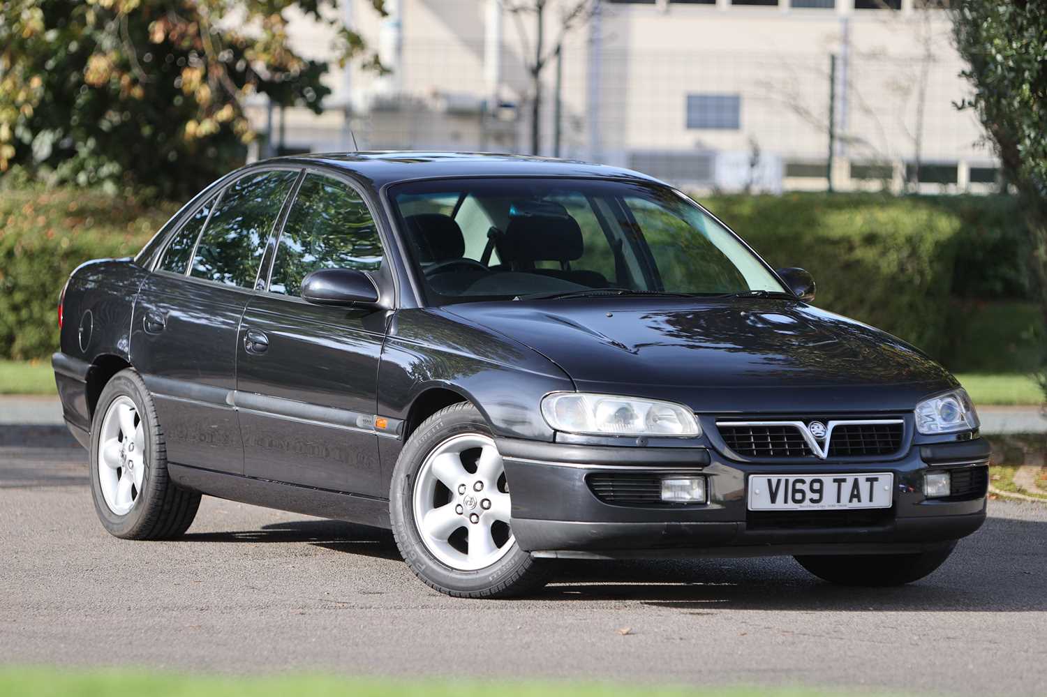 Lot 167 - 1999 Vauxhall Omega 2.5 V6 Elite