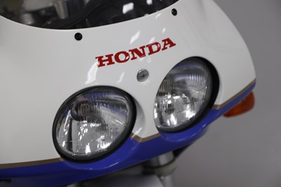 Lot 25 - 1988 Honda VFR750R RC30