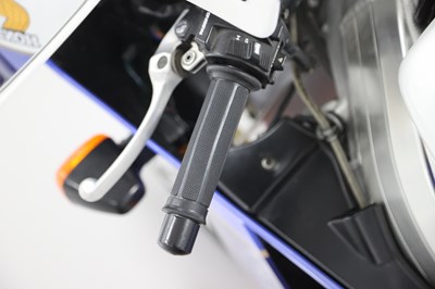 Lot 25 - 1988 Honda VFR750R RC30