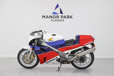 Lot 25 - 1988 Honda VFR750R RC30