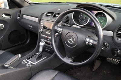 Lot 106 - 2004 Mercedes-Benz SLK 350