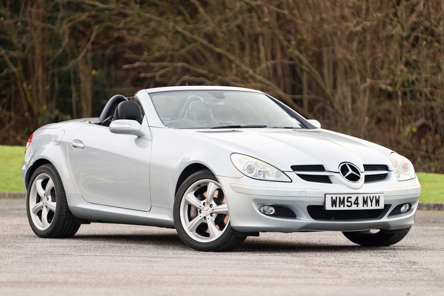 Lot 106 - 2004 Mercedes-Benz SLK 350