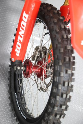 Lot 33 - 1986 / 2020 Honda CR500F