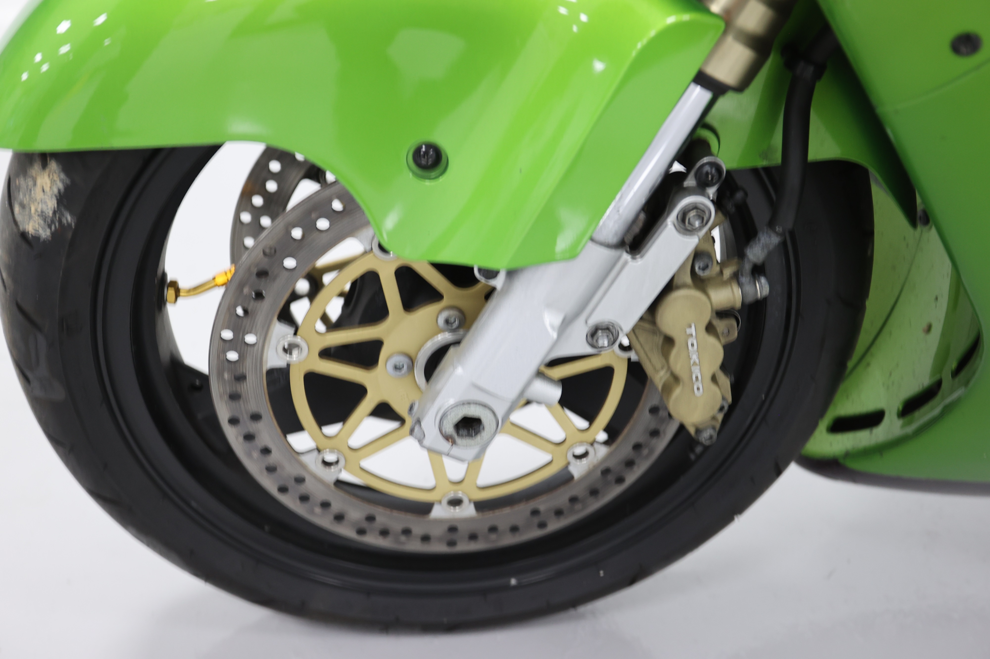 Lot 2 - 2000 Kawasaki ZX-12R Ninja
