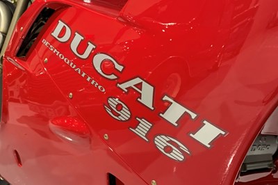 Lot 35 - 1996 Ducati 916 Biposto
