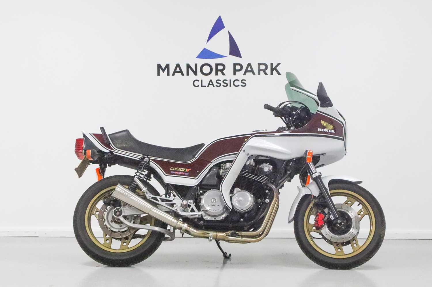 Lot 11 - 1984 Honda CB900F
