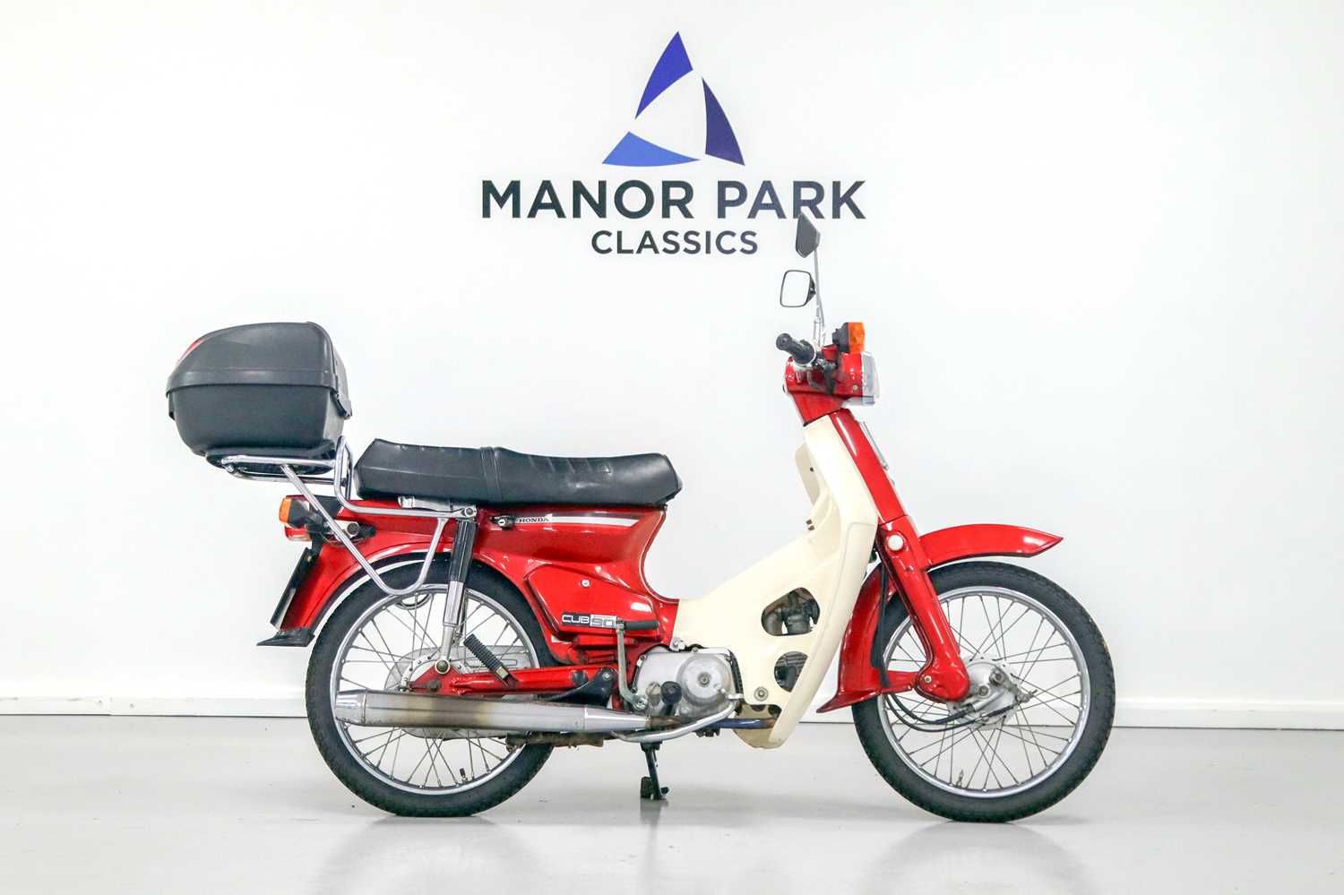 Lot 26 - 1988 Honda C90