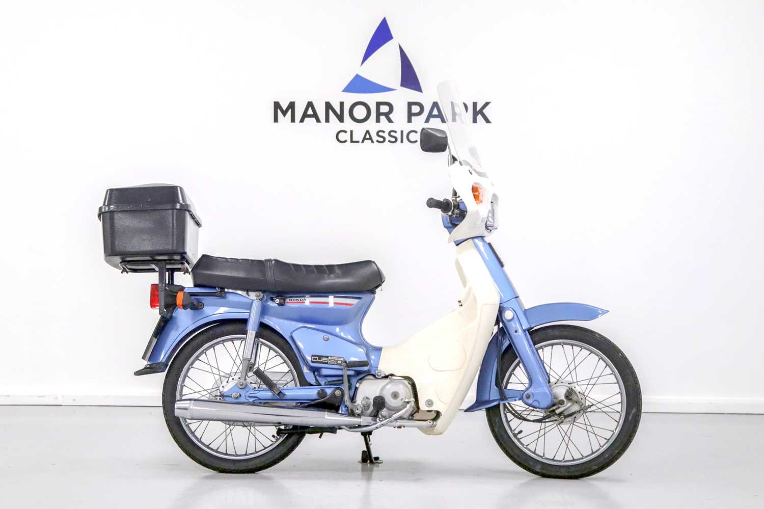 Lot 4 - 1989 Honda C90