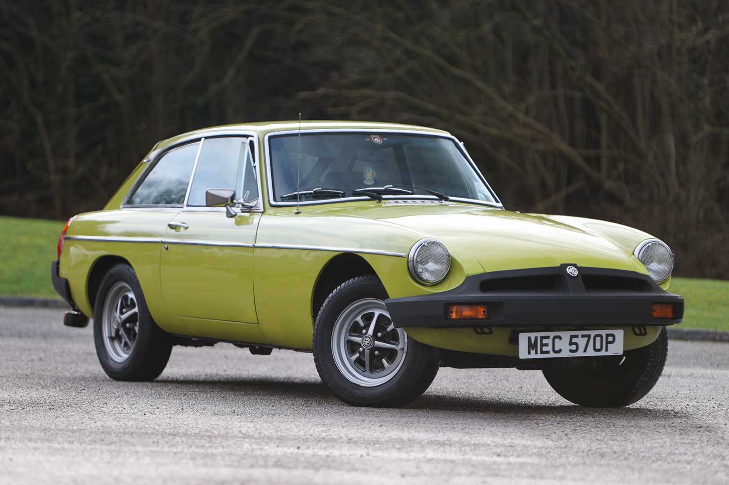 Lot 141 - 1976 MG B GT