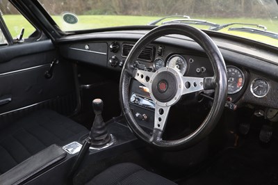 Lot 141 - 1976 MG B GT