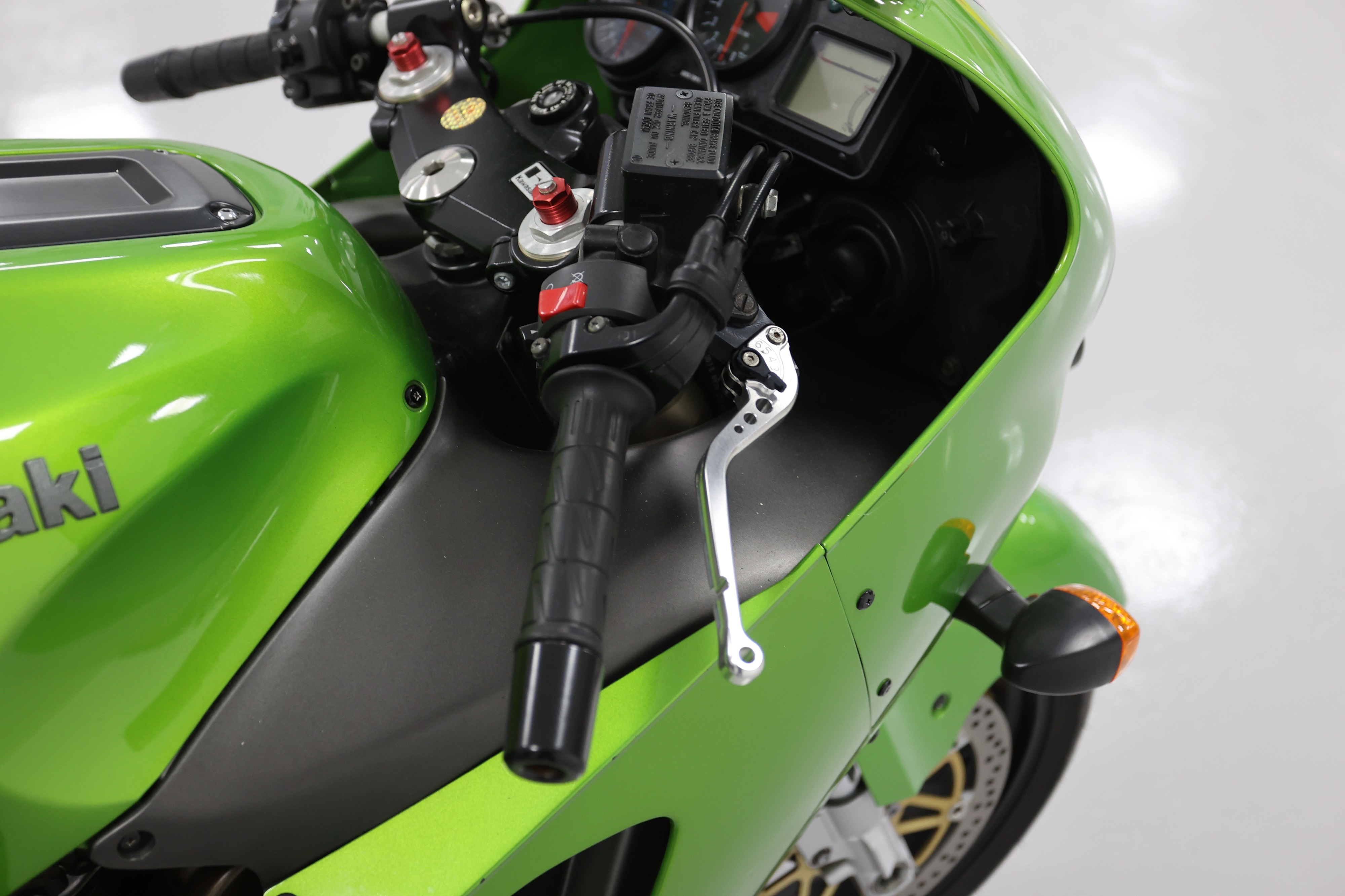 Lot 52 - 2000 Kawasaki ZX-12R Ninja