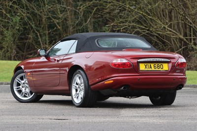 Lot 109 - 2001 Jaguar XK8 4.0 Convertible