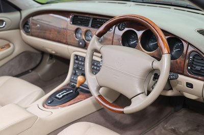 Lot 109 - 2001 Jaguar XK8 4.0 Convertible