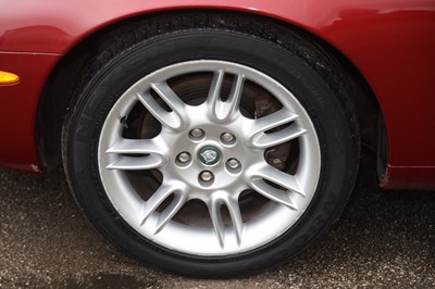 Lot 109 - 2001 Jaguar XK8 4.0 Convertible