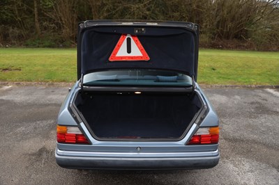 Lot 161 - 1992 Mercedes-Benz 300 CE