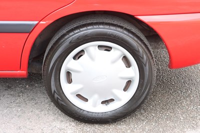 Lot 172 - 1999 Ford Escort 1.6 Flight