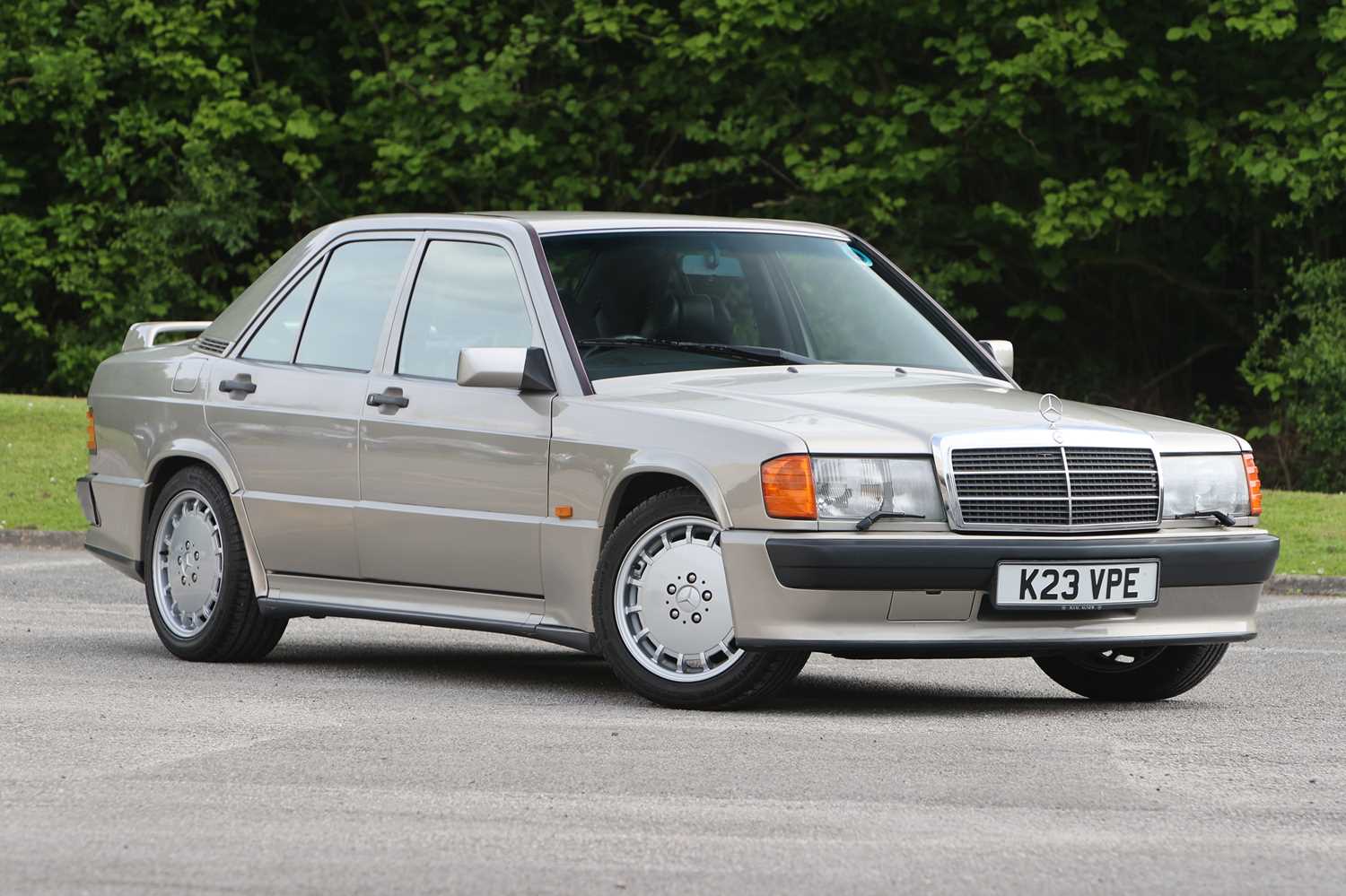 Lot 128 - 1992 Mercedes-Benz 190 E 2.5