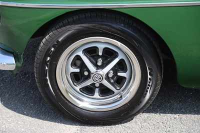 Lot 109 - 1975 MG B Roadster