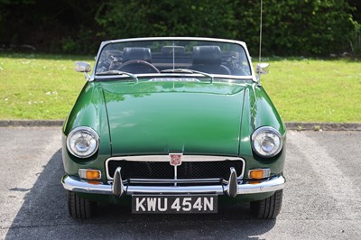 Lot 109 - 1975 MG B Roadster