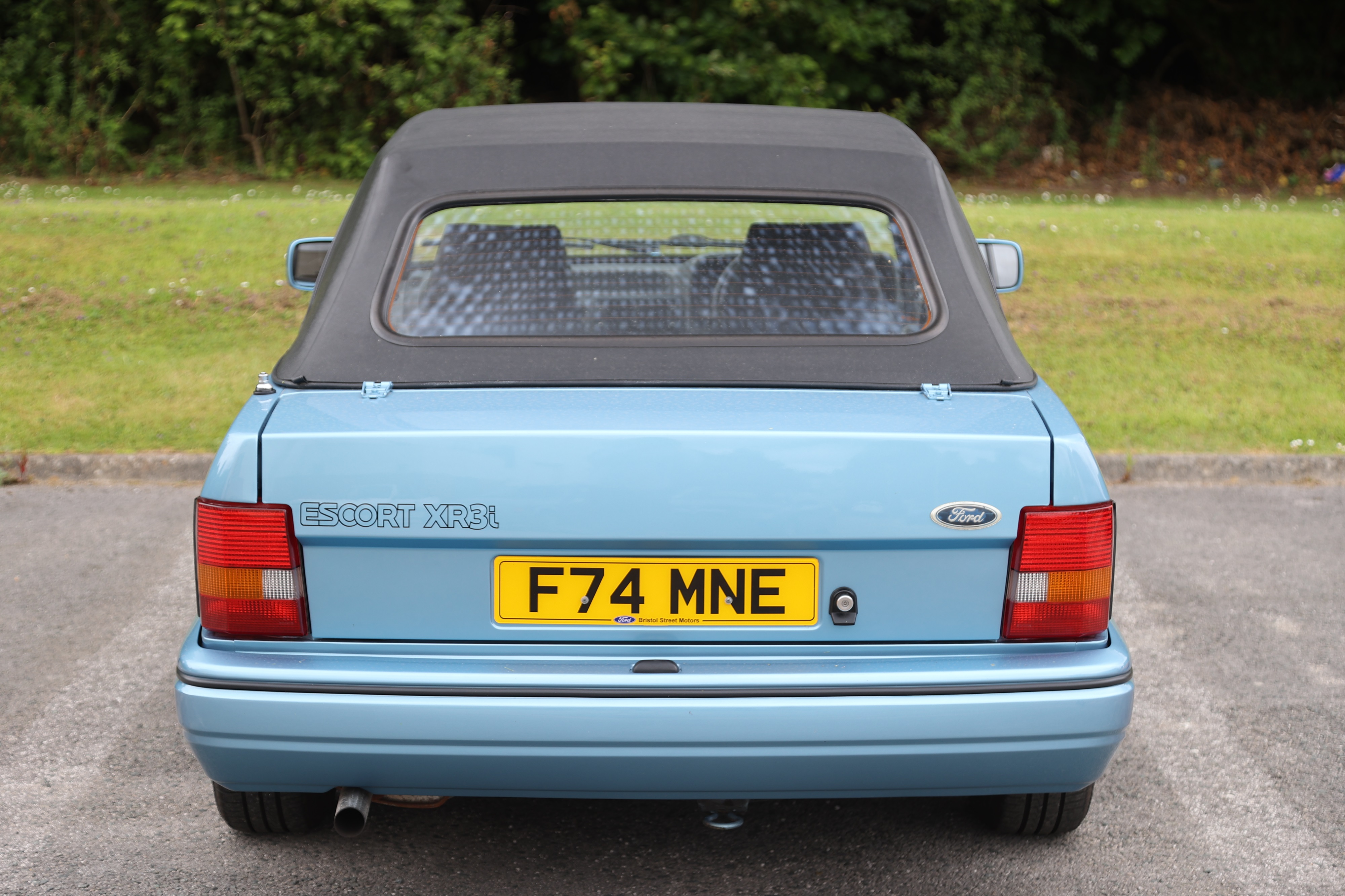 Lot 138 - 1989 Ford Escort XR3i Cabriolet