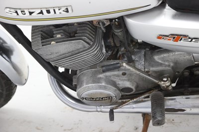 Lot 44 - 1976 Suzuki GT250